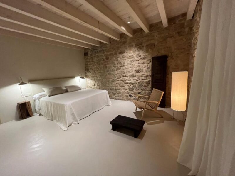 Casa Robla Rioja Wine Hotel in Rioja Alavesa