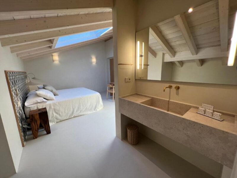 Casa Robla Rioja Wine Hotel in Rioja Alavesa